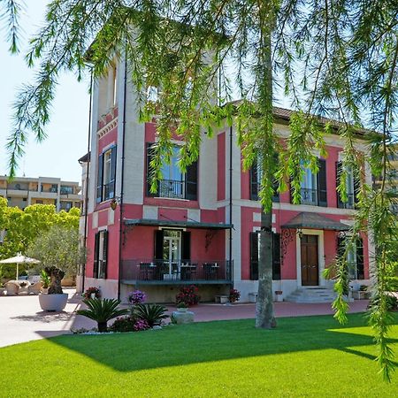Villa Pallotta Luxury B&B เชรินโญลา ภายนอก รูปภาพ