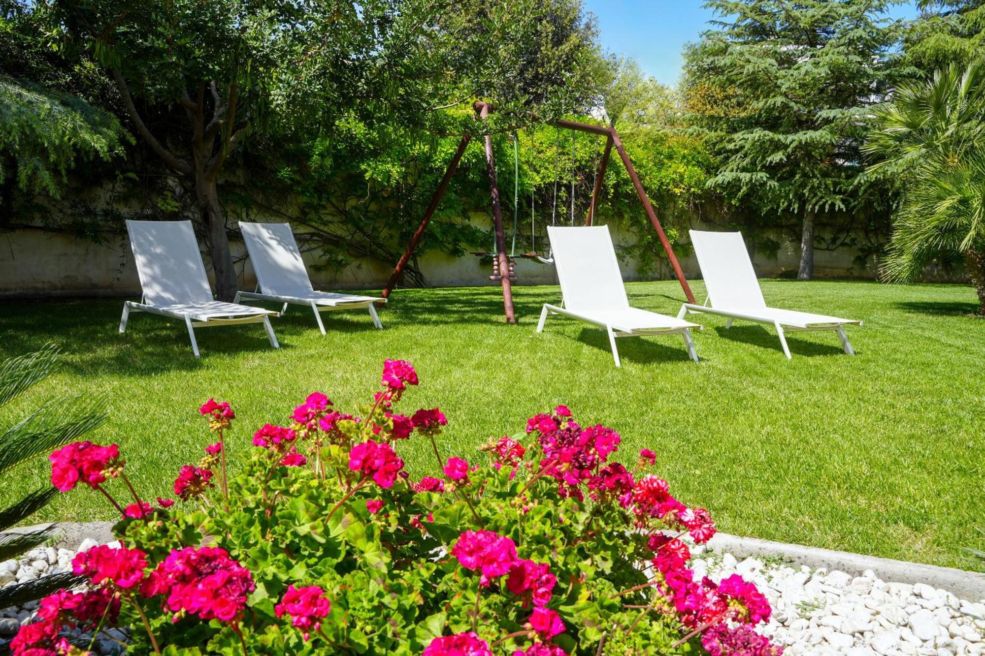 Villa Pallotta Luxury B&B เชรินโญลา ภายนอก รูปภาพ