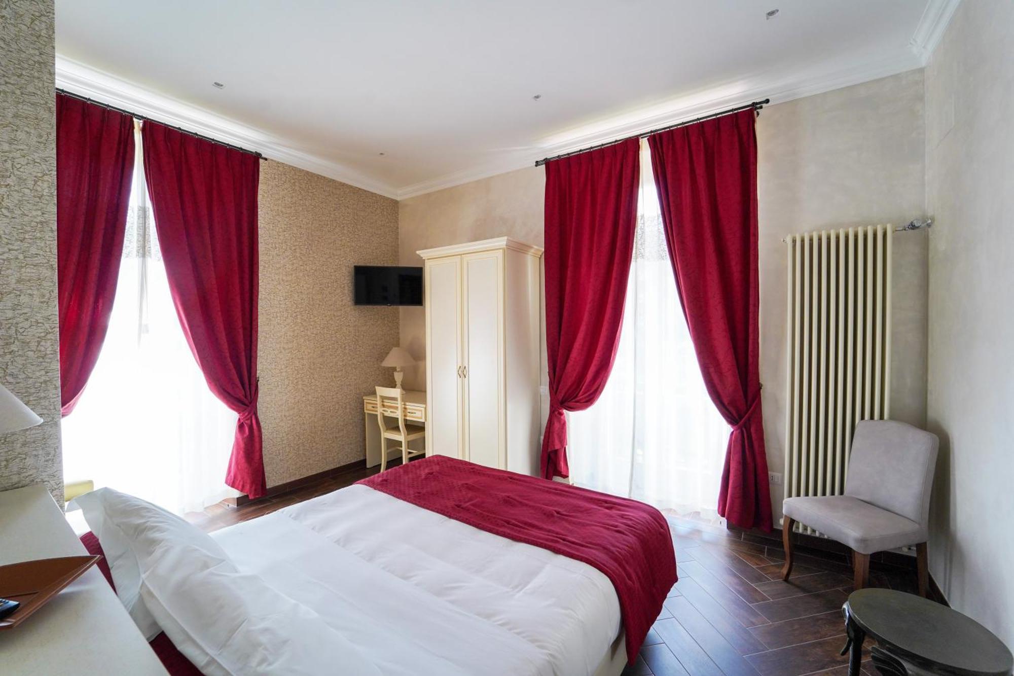 Villa Pallotta Luxury B&B เชรินโญลา ภายนอก รูปภาพ