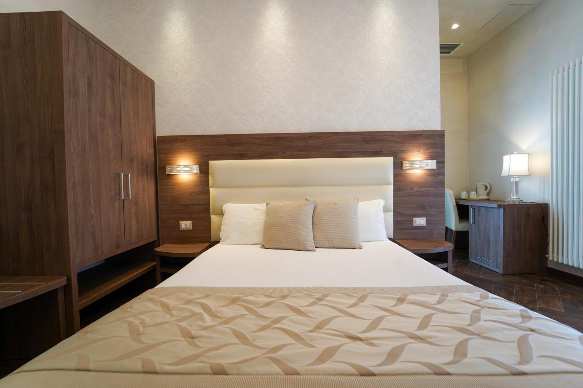 Villa Pallotta Luxury B&B เชรินโญลา ภายนอก รูปภาพ