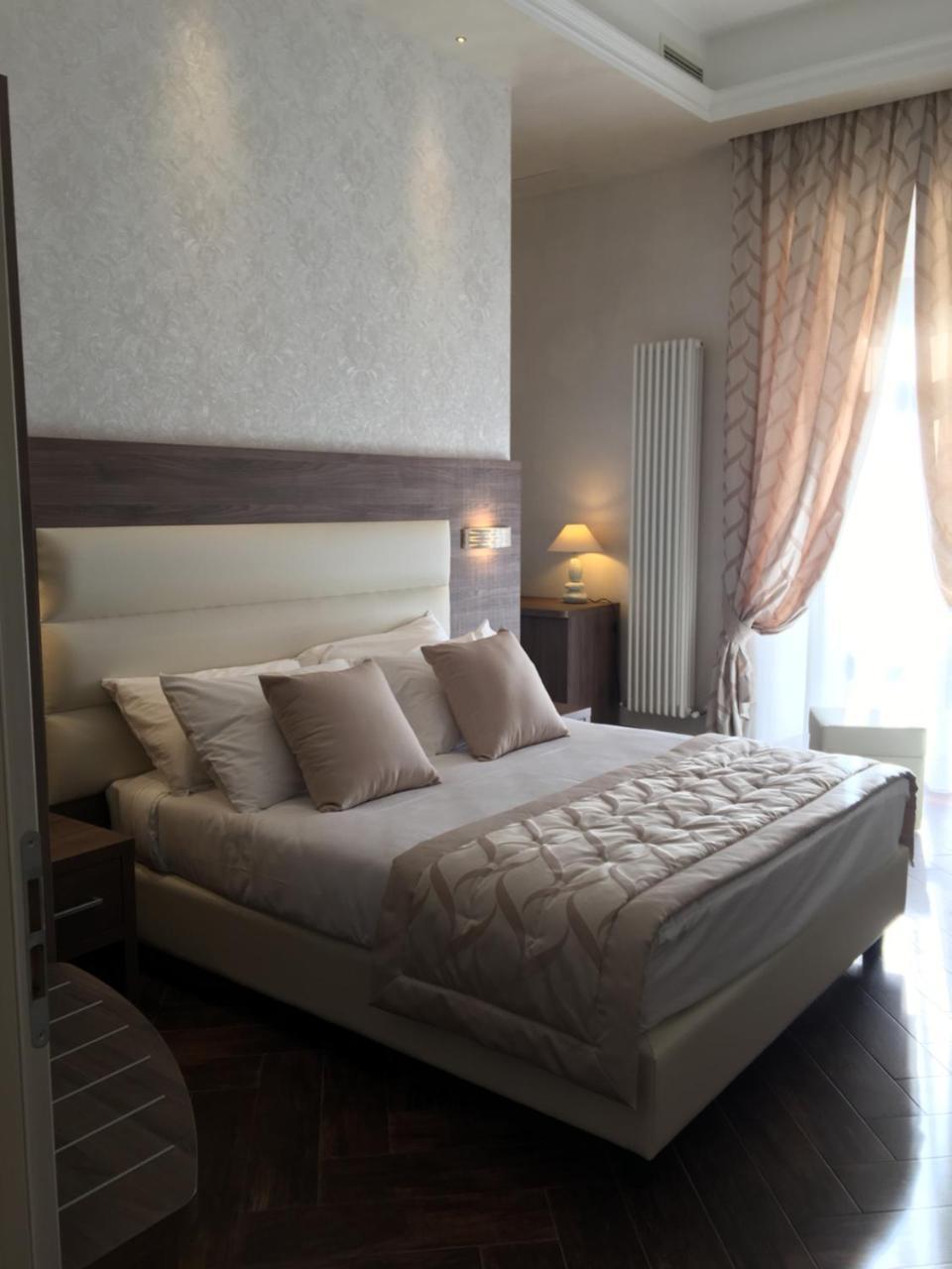 Villa Pallotta Luxury B&B เชรินโญลา ภายนอก รูปภาพ